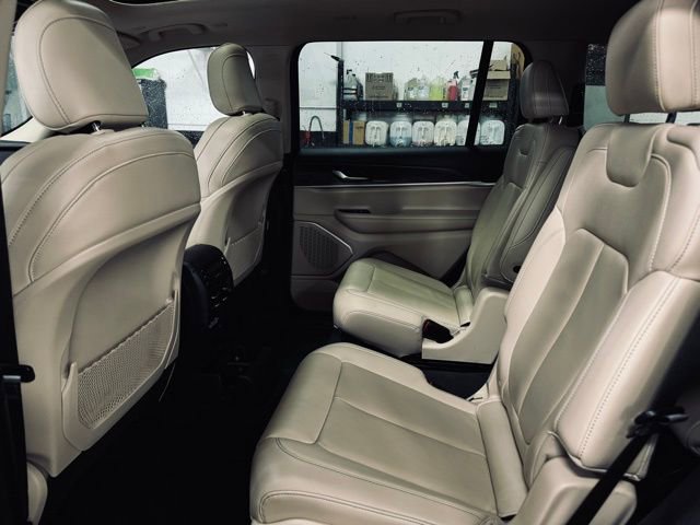 Used 2022 Jeep Grand Cherokee L Limited image 19