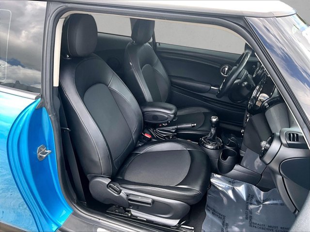 Used 2015 MINI Cooper 2-Door Hardtop FWD image 9