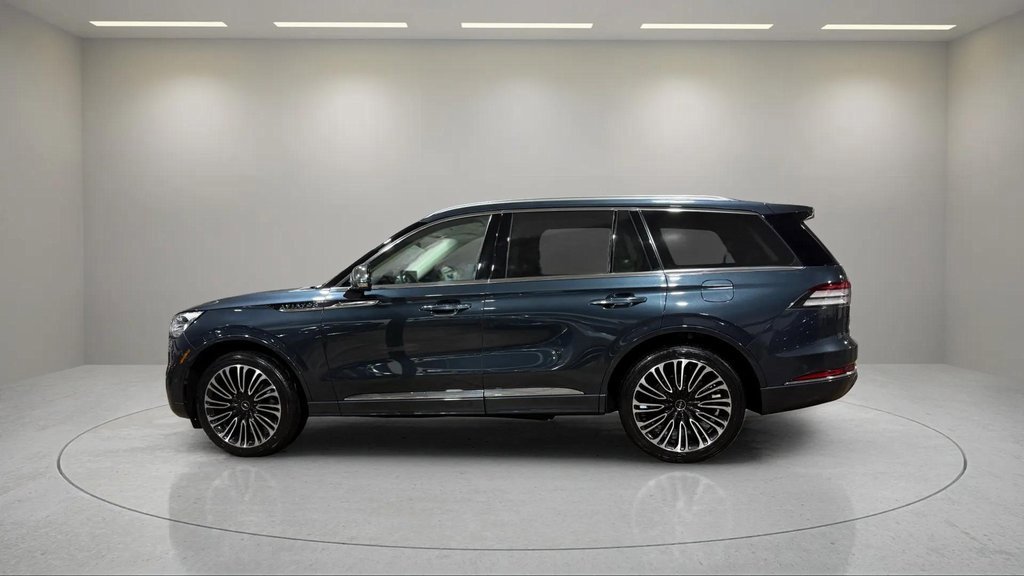 Used 2022 Lincoln Aviator Black Label w/ Class IV Trailer Tow Package image 18