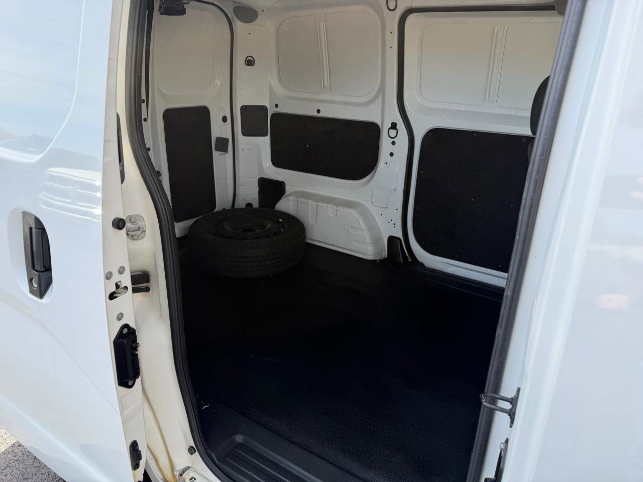Used 2020 Nissan NV200 SV FWD image 11