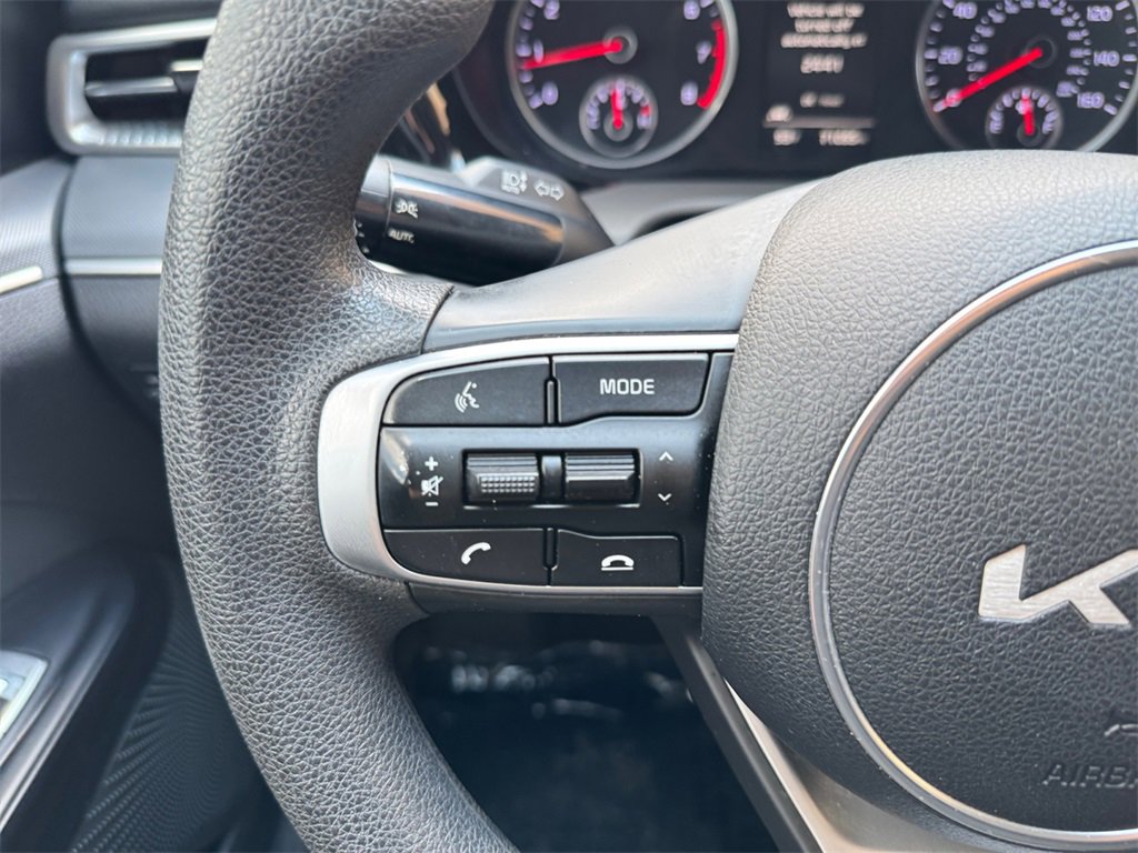 Used 2022 Kia K5 LXS image 23