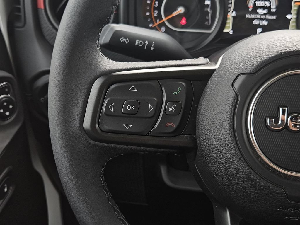Used 2026 Jeep Wrangler Unlimited Rubicon AWD/4WD image 18