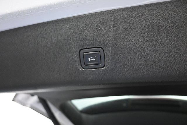 Used 2023 Chevrolet Traverse Premier AWD/4WD image 7