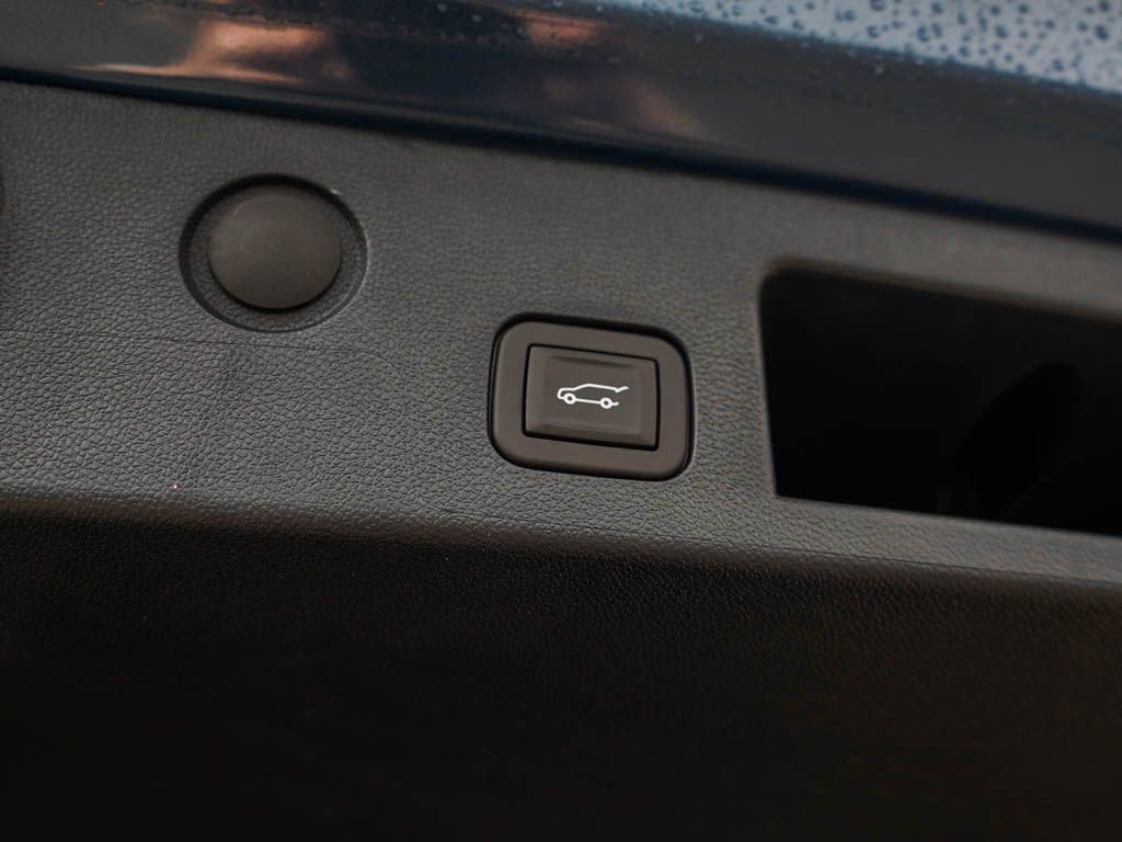 New 2026 GMC Terrain Denali w/ LPO, Floor Liner Package image 9