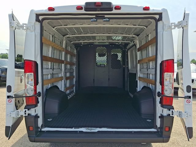 Used 2025 RAM ProMaster 2500 w/ U-Haul Equipment Group FWD image 31