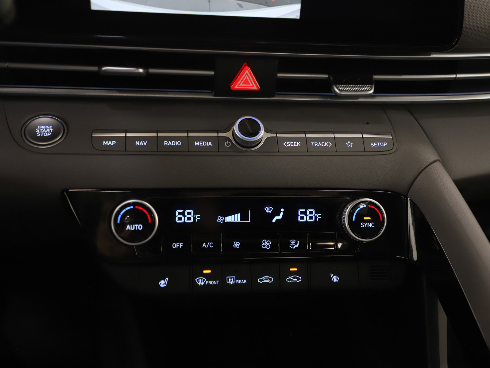 Used 2025 Hyundai Elantra SEL FWD image 21