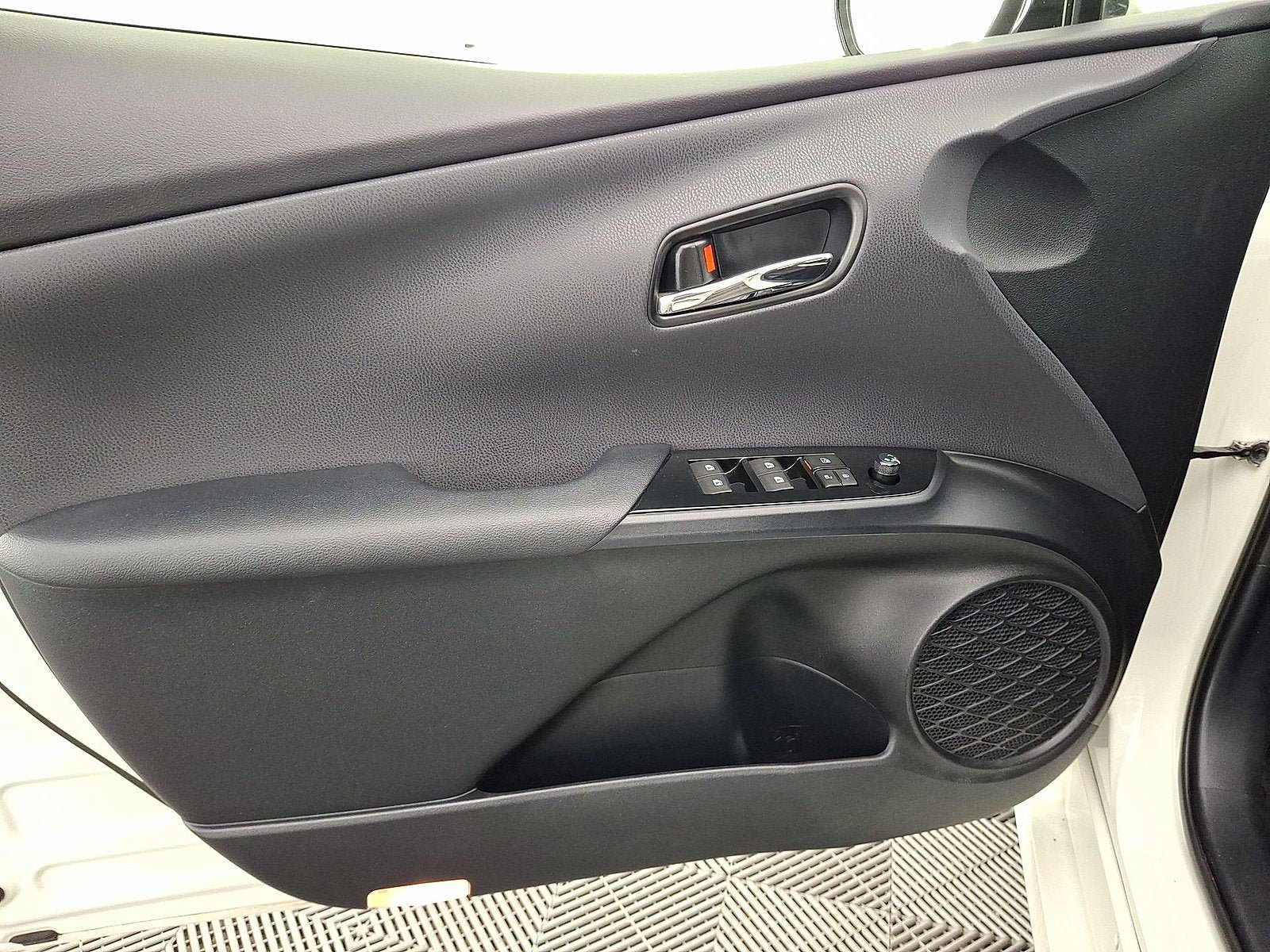 Certified 2017 Toyota Prius Three FWD image 2