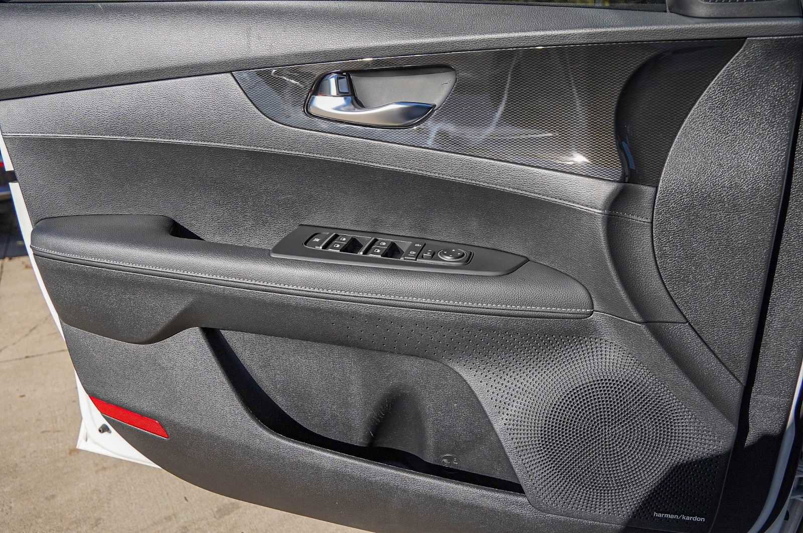 Certified 2024 Kia Forte GT-Line w/ GT-Line Premium Package image 23