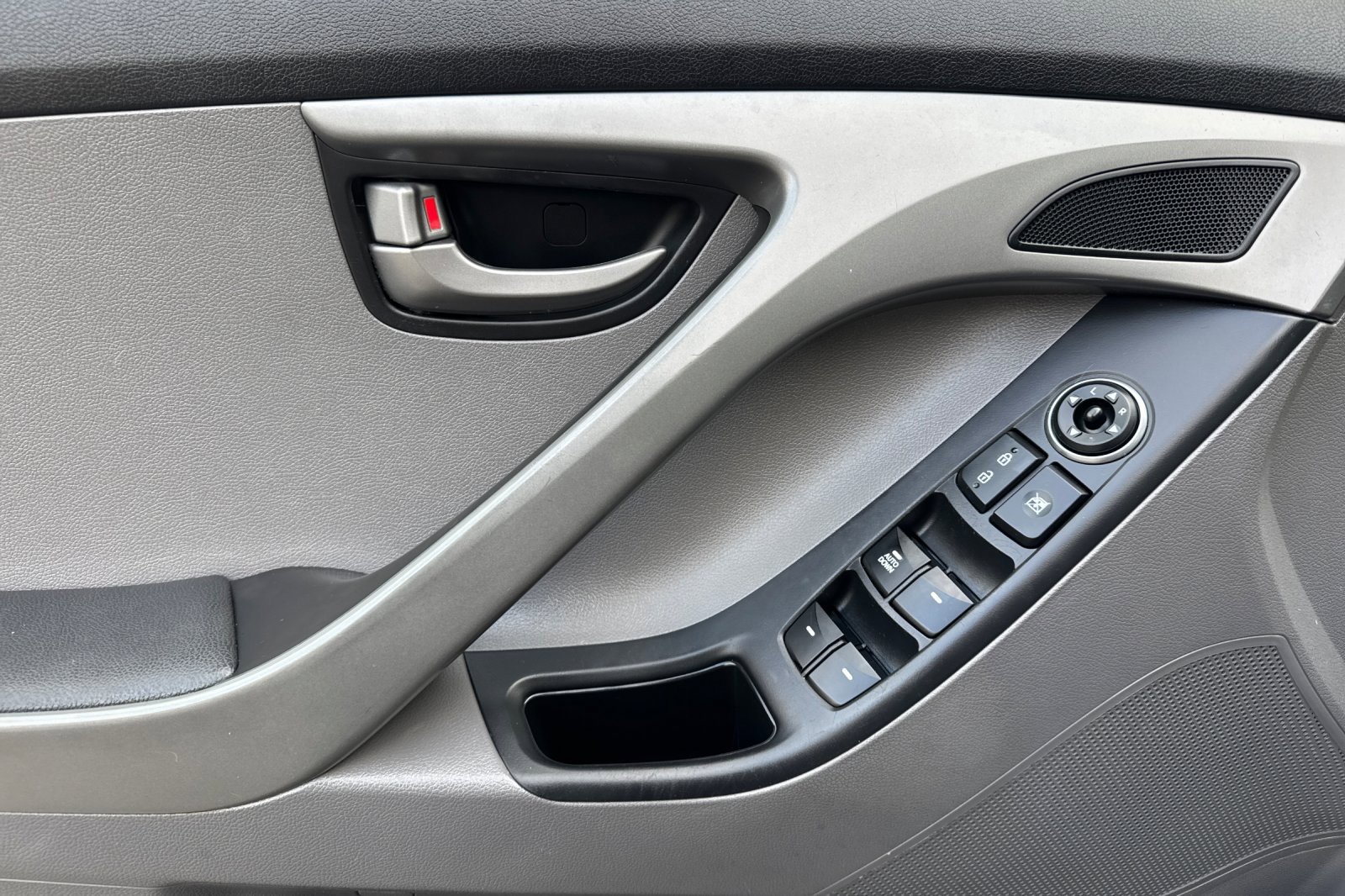 Used 2016 Hyundai Elantra SE image 15