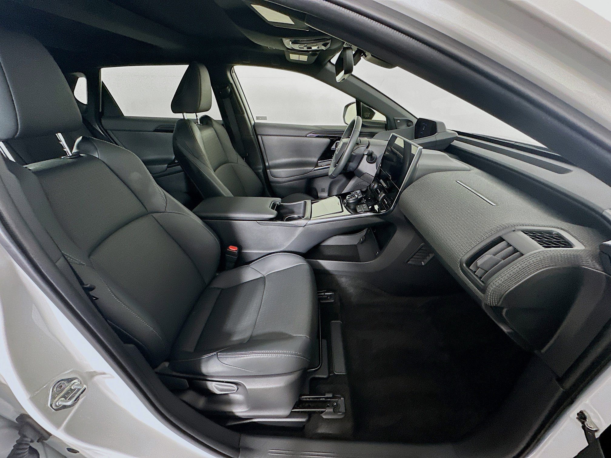 Used 2023 Toyota bZ4X Limited w/ Weather Package image 34