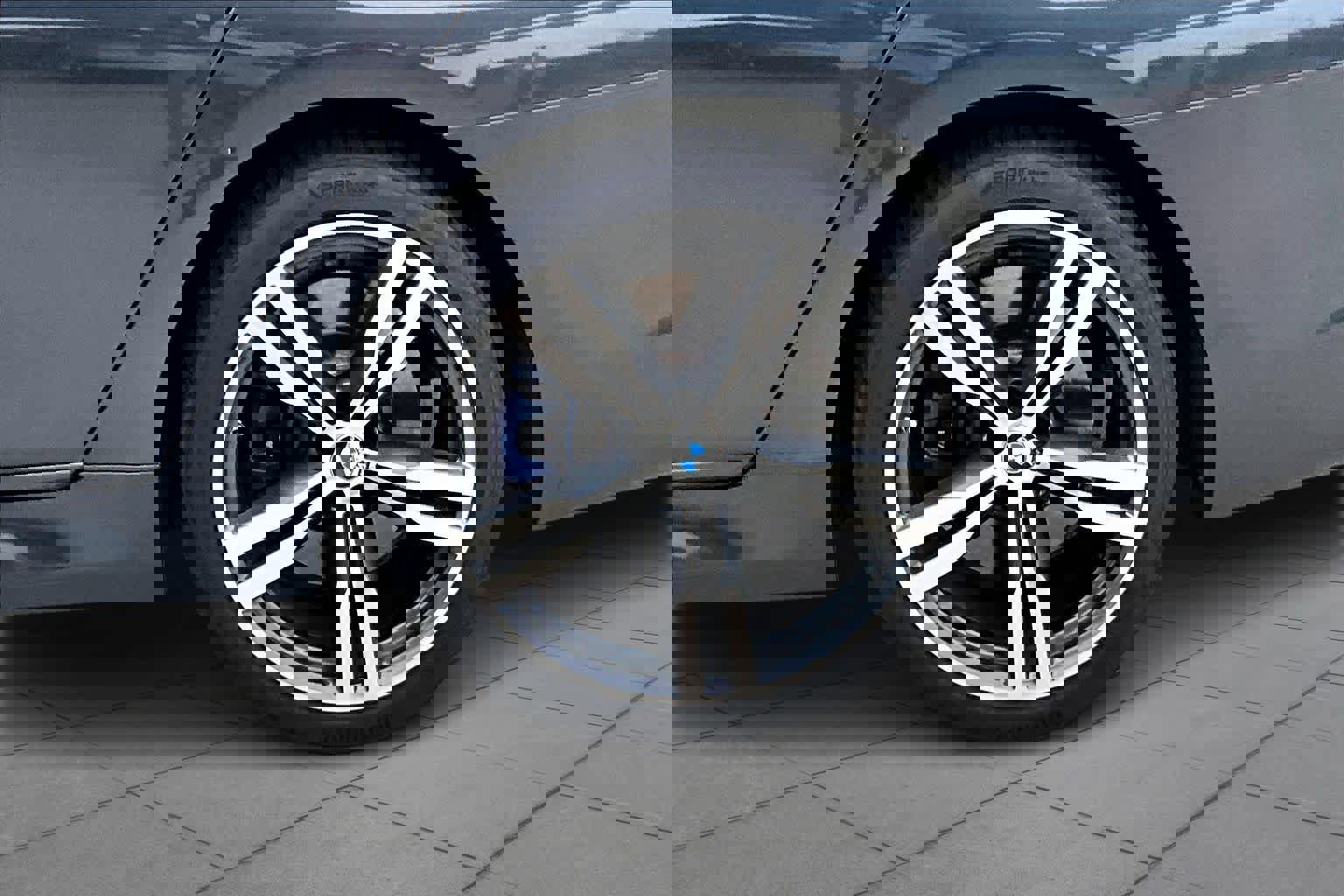 Used 2017 BMW 750i image 12