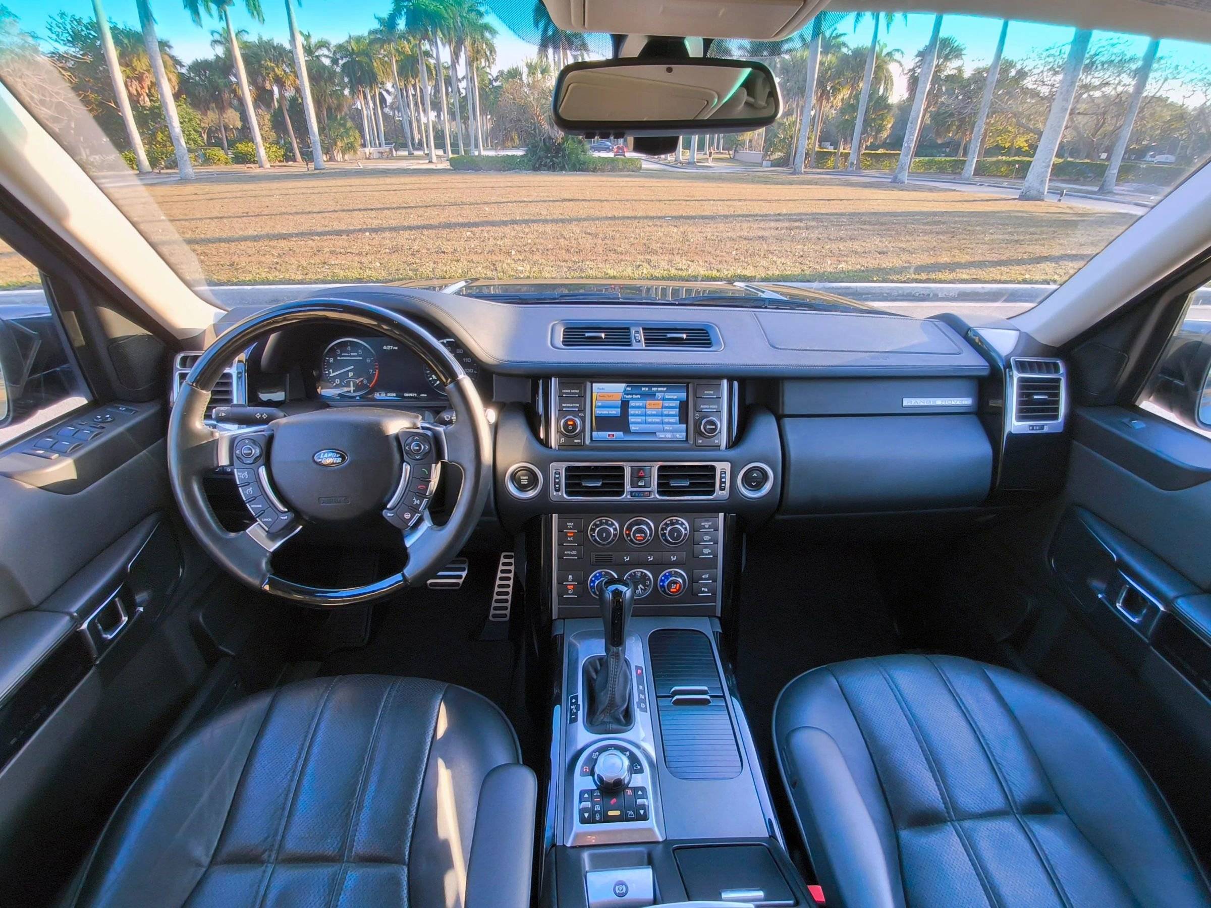 Used 2012 Land Rover Range Rover Supercharged image 8