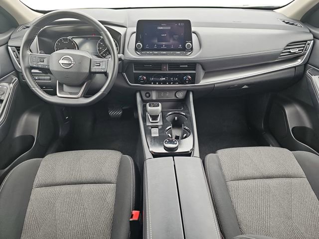 Used 2025 Nissan Rogue SV AWD/4WD image 11