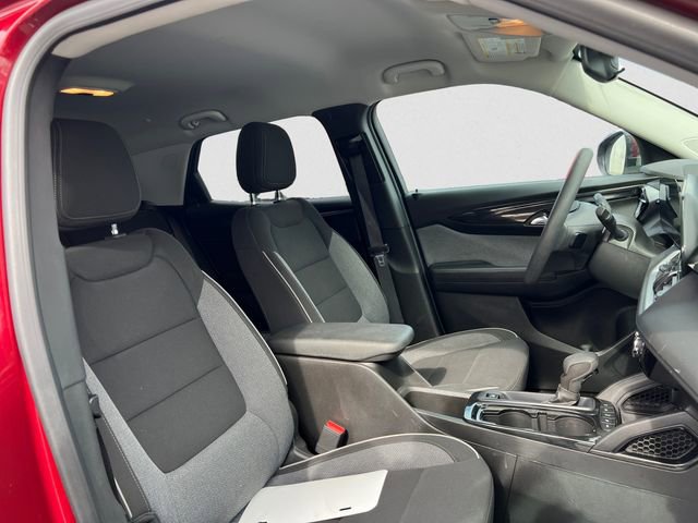 Used 2025 Chevrolet TrailBlazer LT AWD/4WD image 15