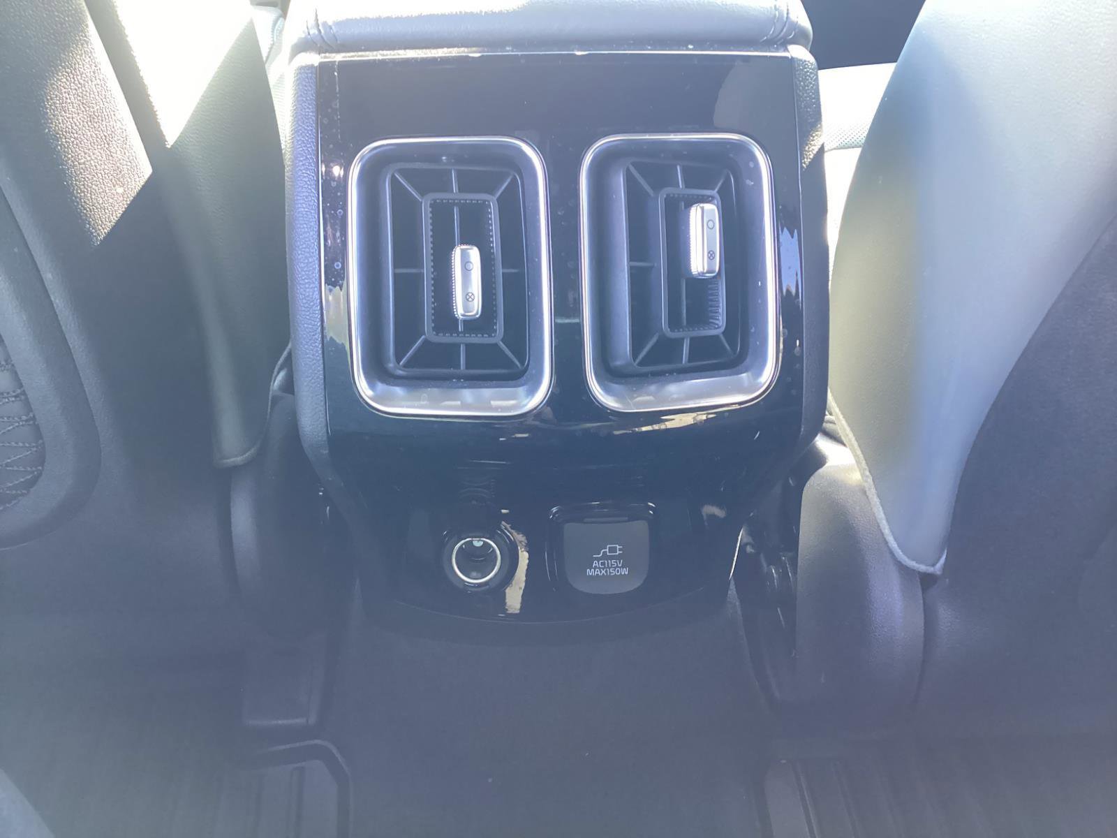 Used 2024 Kia Sorento SX Prestige w/ Sage Leather Package image 18