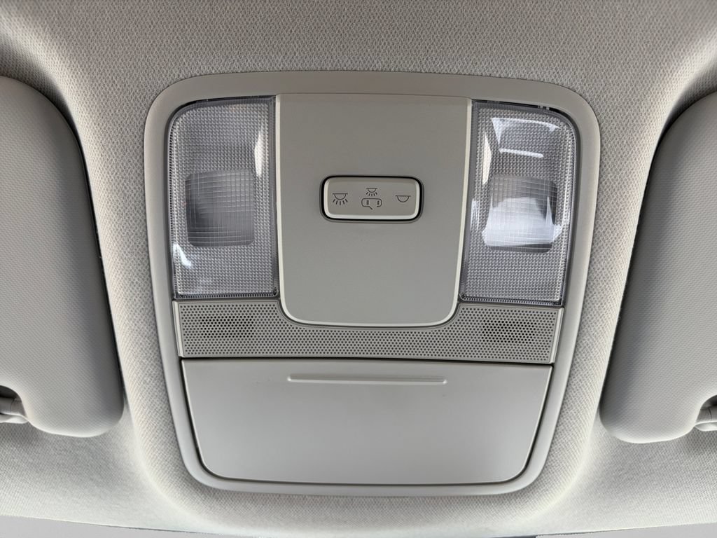 Used 2025 Kia Soul LX w/ LX Technology Package FWD image 13