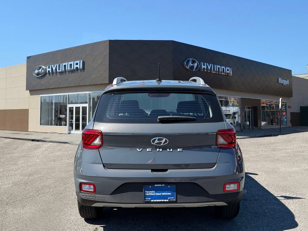 Certified 2024 Hyundai Venue SEL FWD image 7