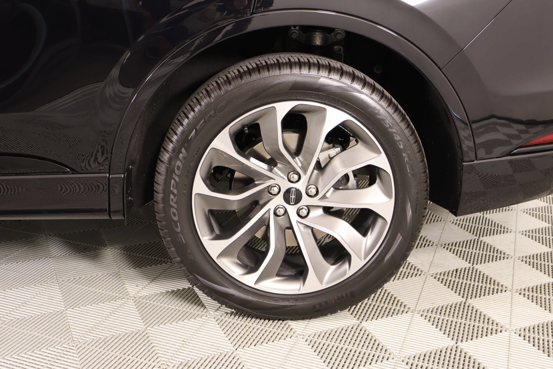 New 2026 Lincoln Aviator AWD w/ Jet Appearance Package image 21