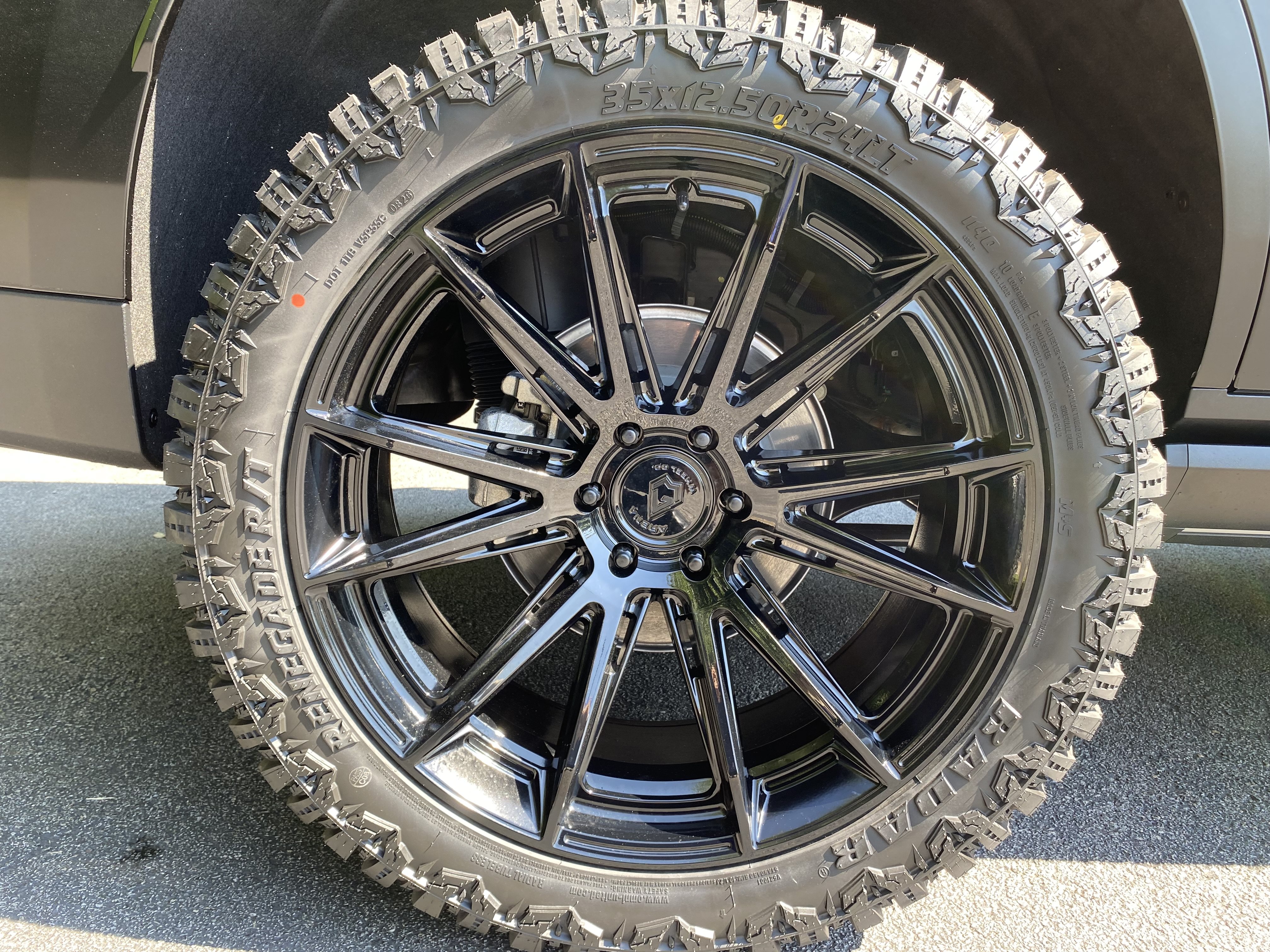 New 2026 Chevrolet Tahoe High Country AWD/4WD image 47