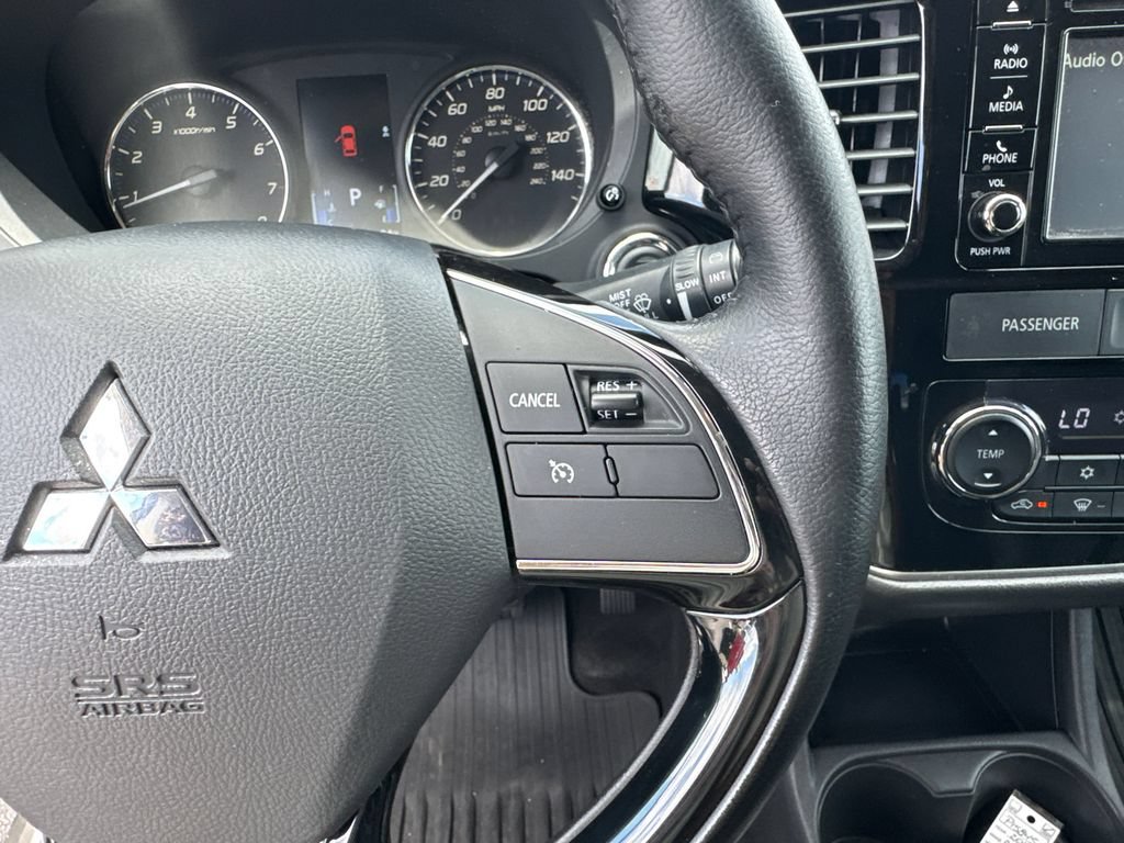 Used 2016 Mitsubishi Outlander SEL FWD image 27