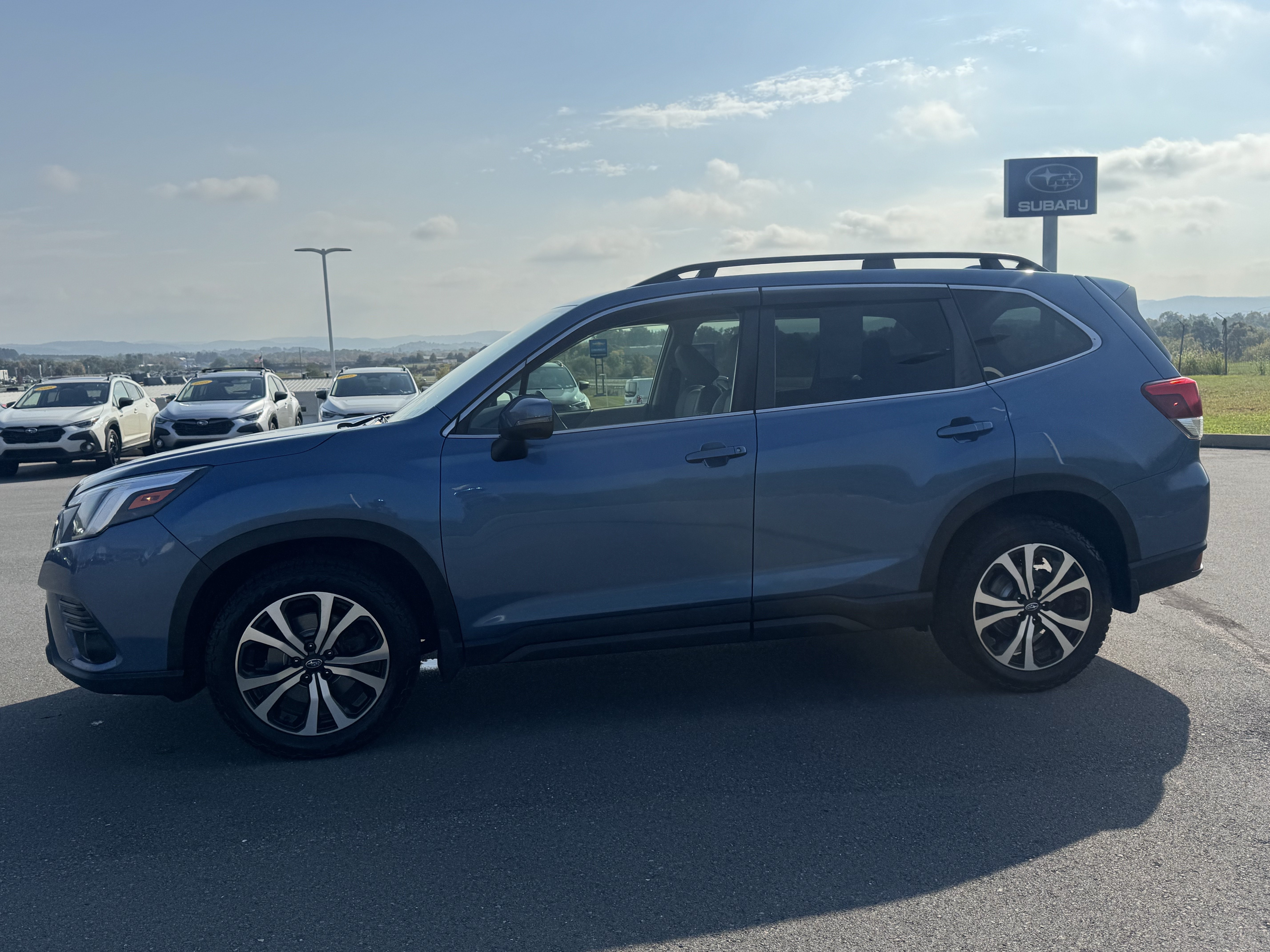 Used 2022 Subaru Forester Limited AWD/4WD image 7