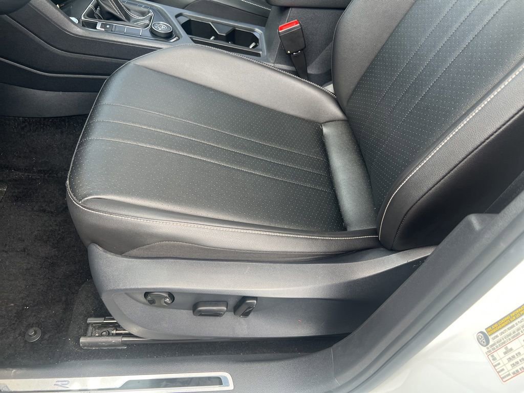 Used 2022 Volkswagen Tiguan SE R-Line AWD/4WD image 13