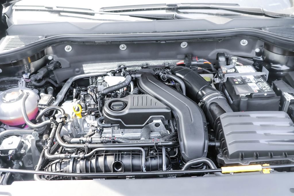 Used 2025 Volkswagen Taos S image 38