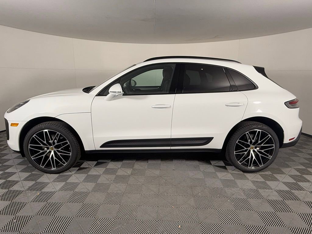 New 2026 Porsche Macan image 2