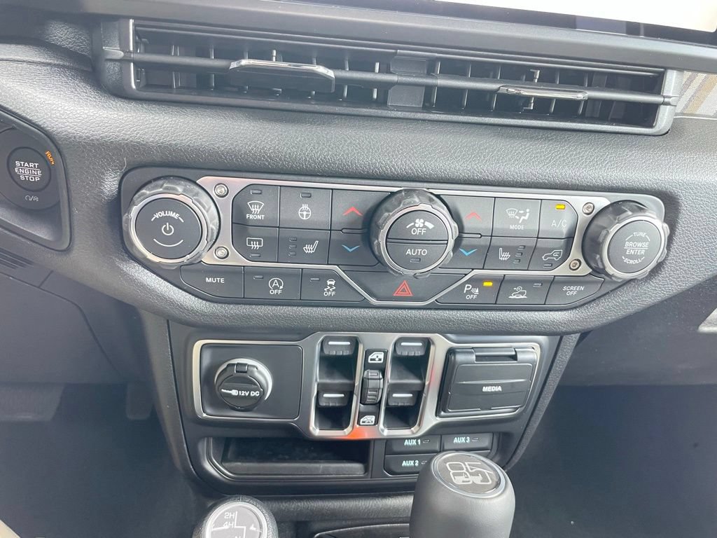 New 2026 Jeep Gladiator Sport AWD/4WD image 17