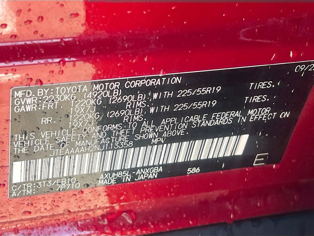 Used 2022 Toyota Venza XLE image 32