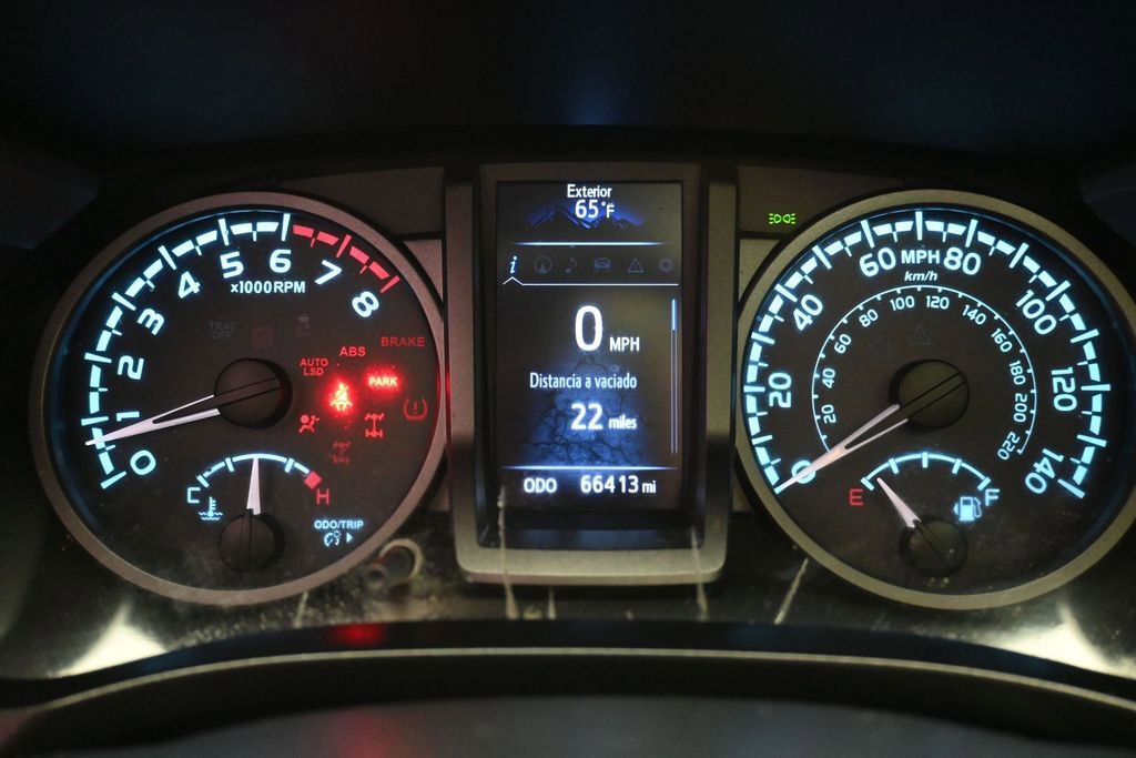 Used 2020 Toyota Tacoma TRD Sport AWD/4WD image 12