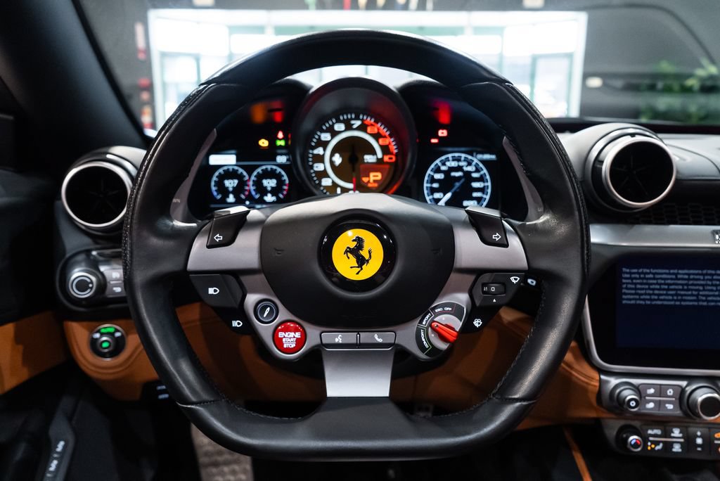 Certified 2020 Ferrari Portofino RWD image 5
