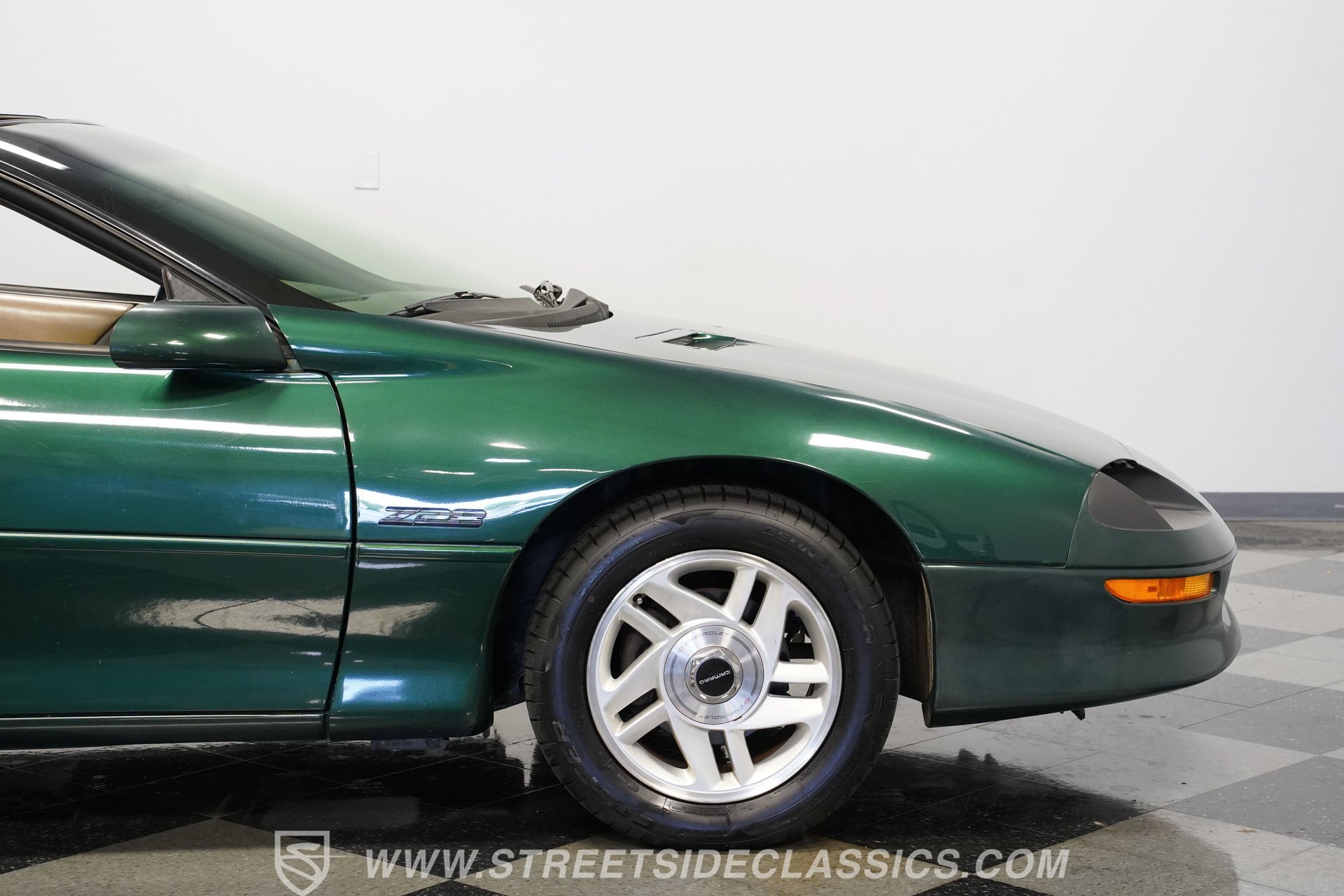 Used 1995 Chevrolet Camaro Z28 RWD image 31
