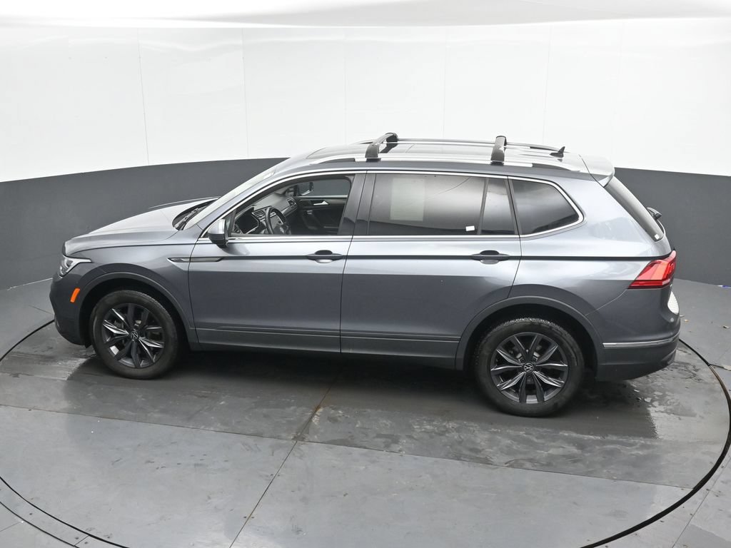 Used 2022 Volkswagen Tiguan SE AWD/4WD image 36