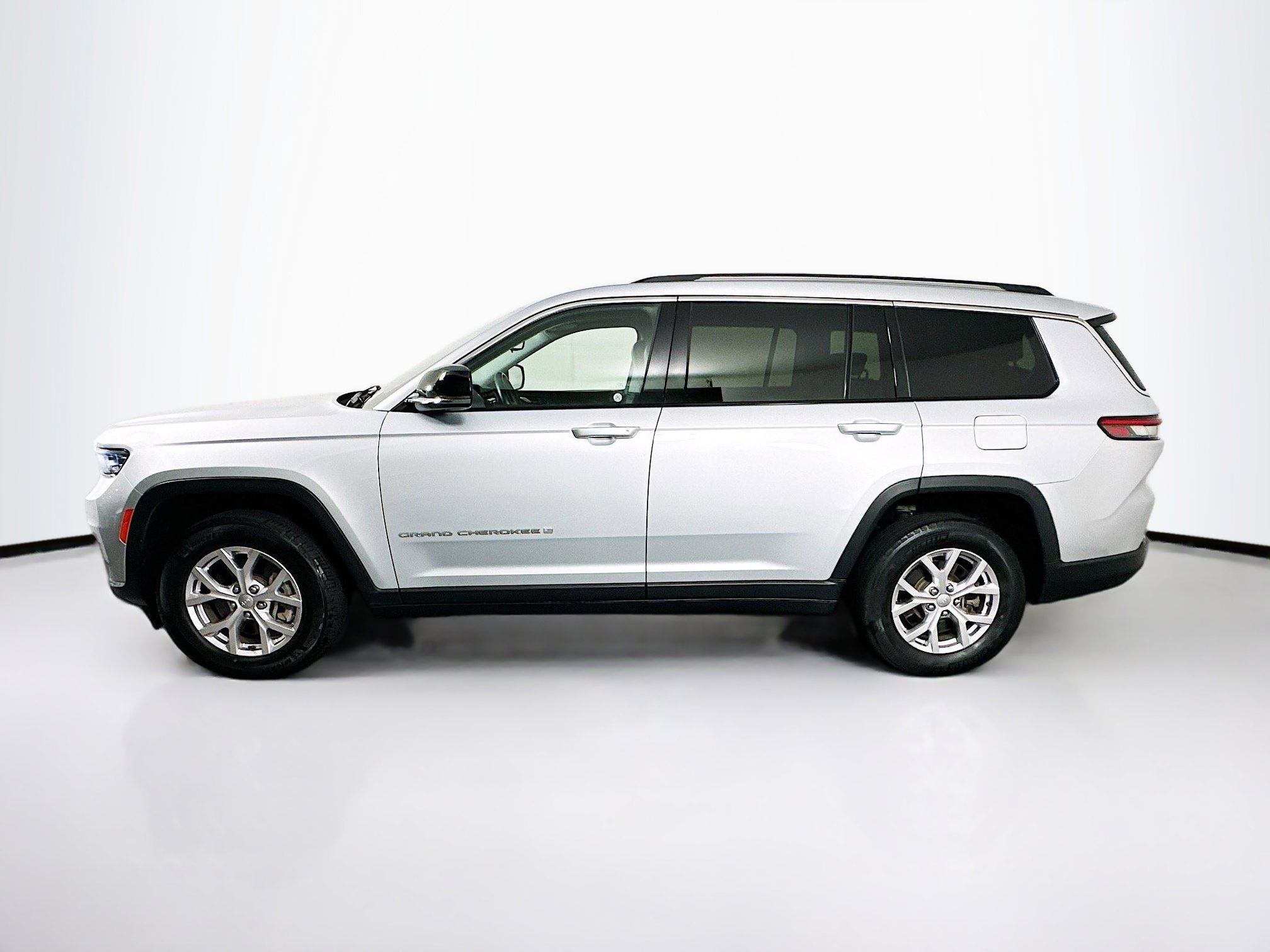 Used 2021 Jeep Grand Cherokee L Limited AWD/4WD image 4