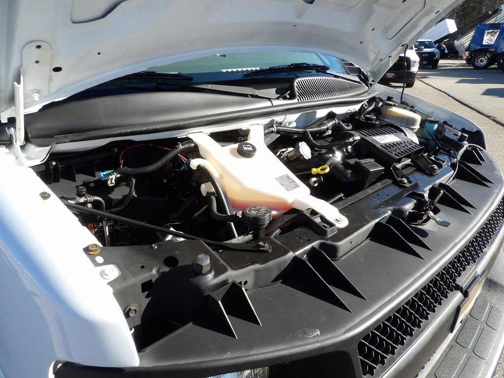 Used 2017 Chevrolet Express 2500 image 38