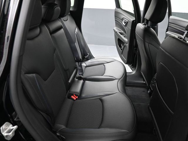 New 2026 Jeep Compass Latitude image 22