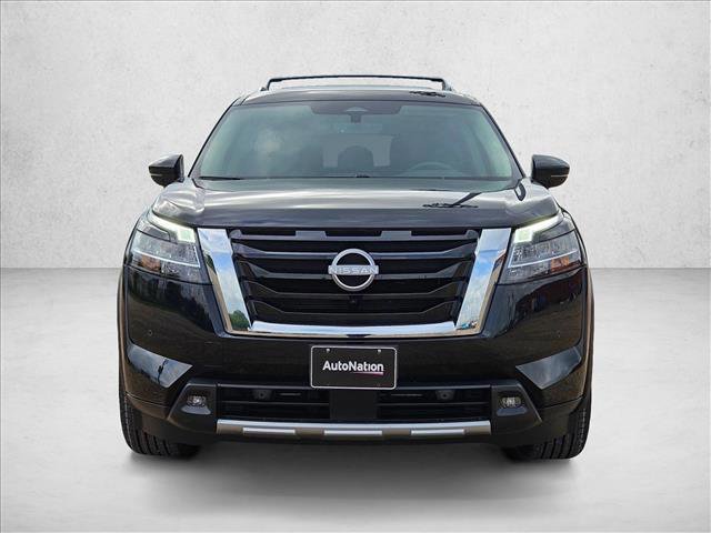Used 2024 Nissan Pathfinder SL FWD image 2