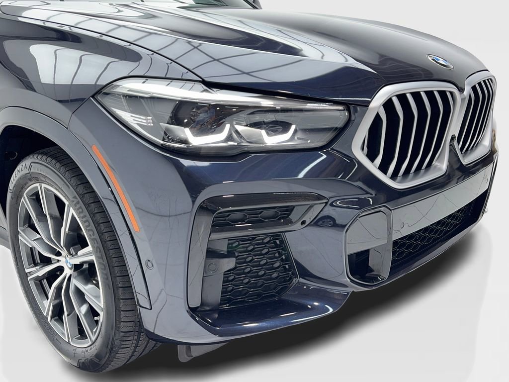 Used 2022 BMW X6 xDrive40i w/ M Sport Package image 3