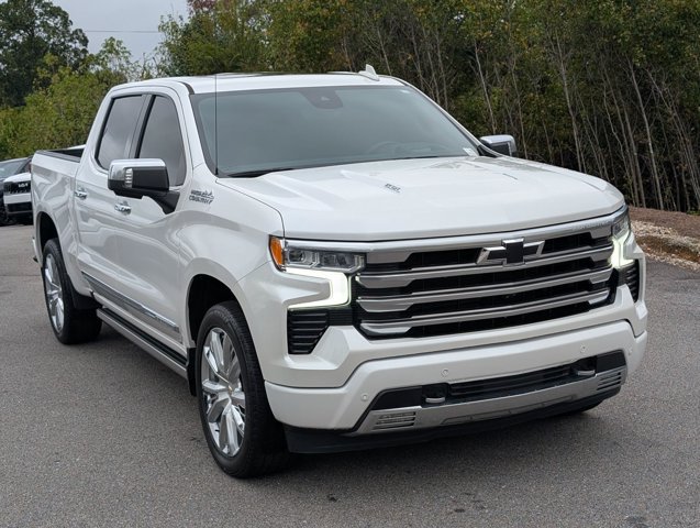 Used 2024 Chevrolet Silverado 1500 High Country AWD/4WD image 3