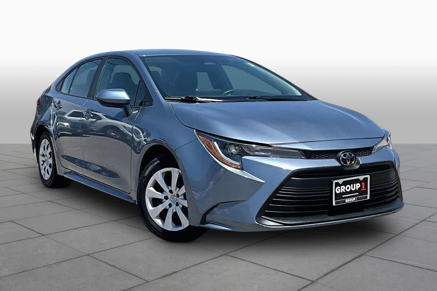 Used 2024 Toyota Corolla LE FWD image 3