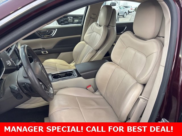 Used 2019 Lincoln Continental Select image 12