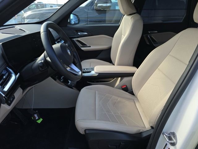 Used 2025 BMW X1 xDrive28i image 9