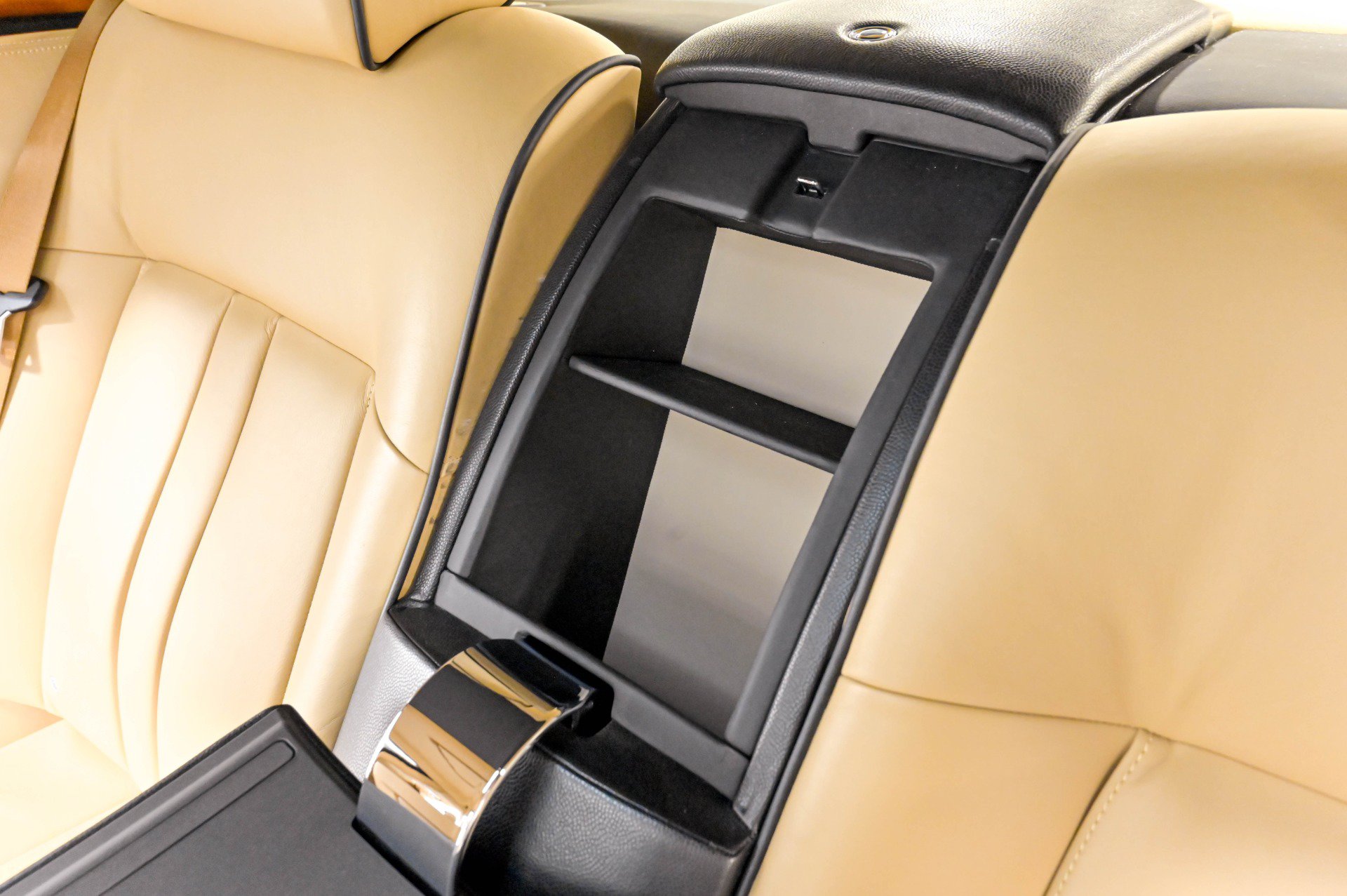 Used 2013 Rolls-Royce Phantom Sedan RWD image 38