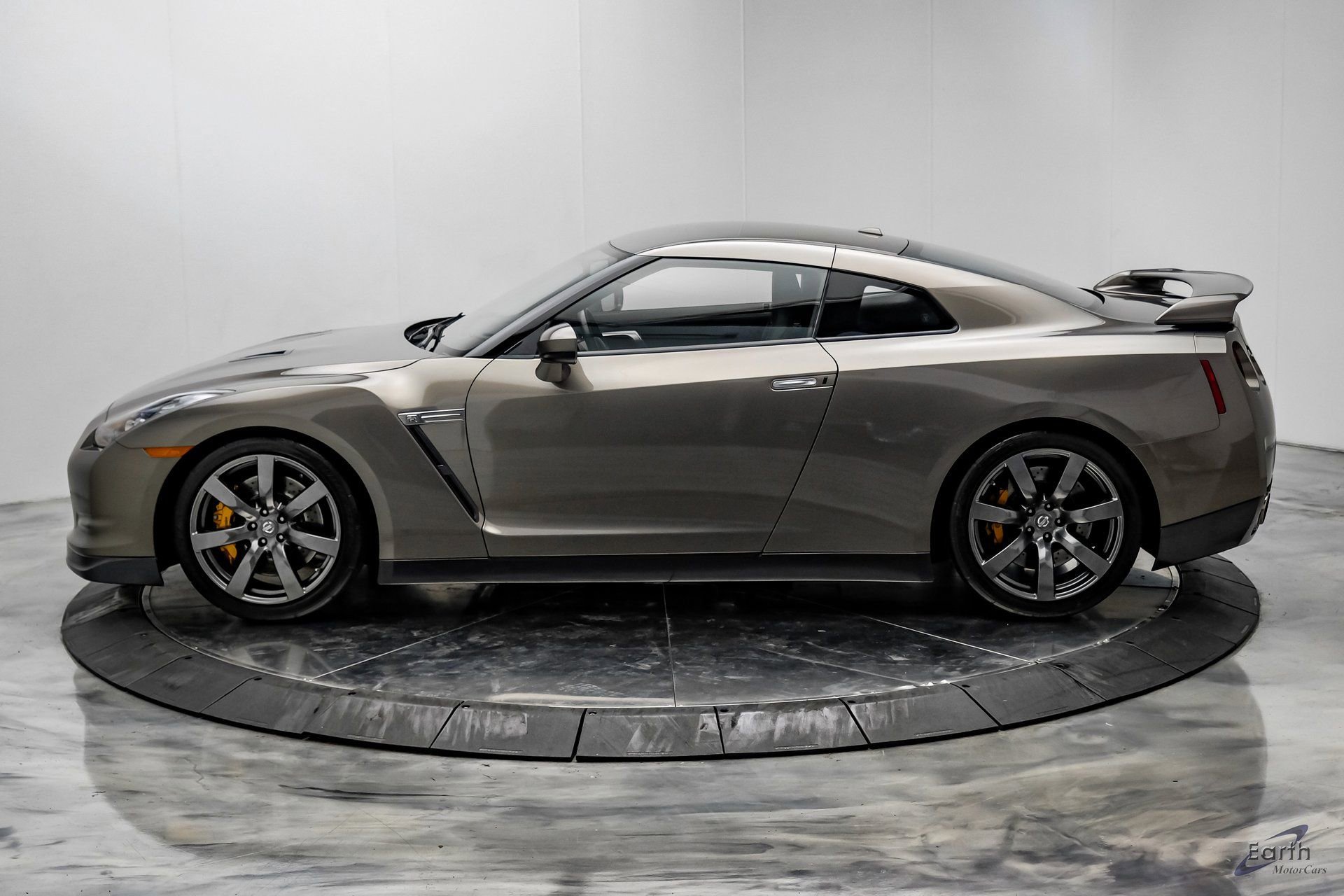 Used 2009 Nissan GT-R Premium image 9