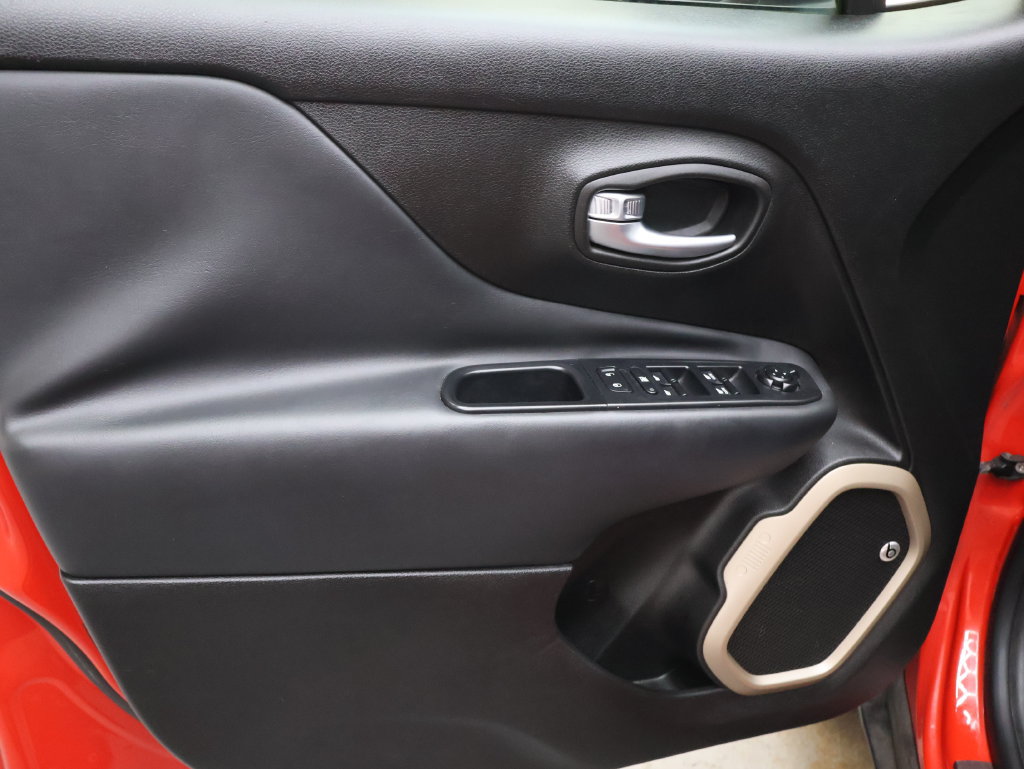 Used 2017 Jeep Renegade Limited FWD image 15