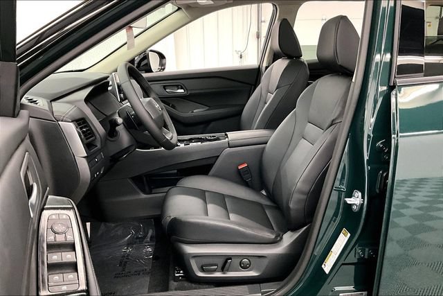 New 2026 Nissan Rogue Dark Armor AWD/4WD image 9