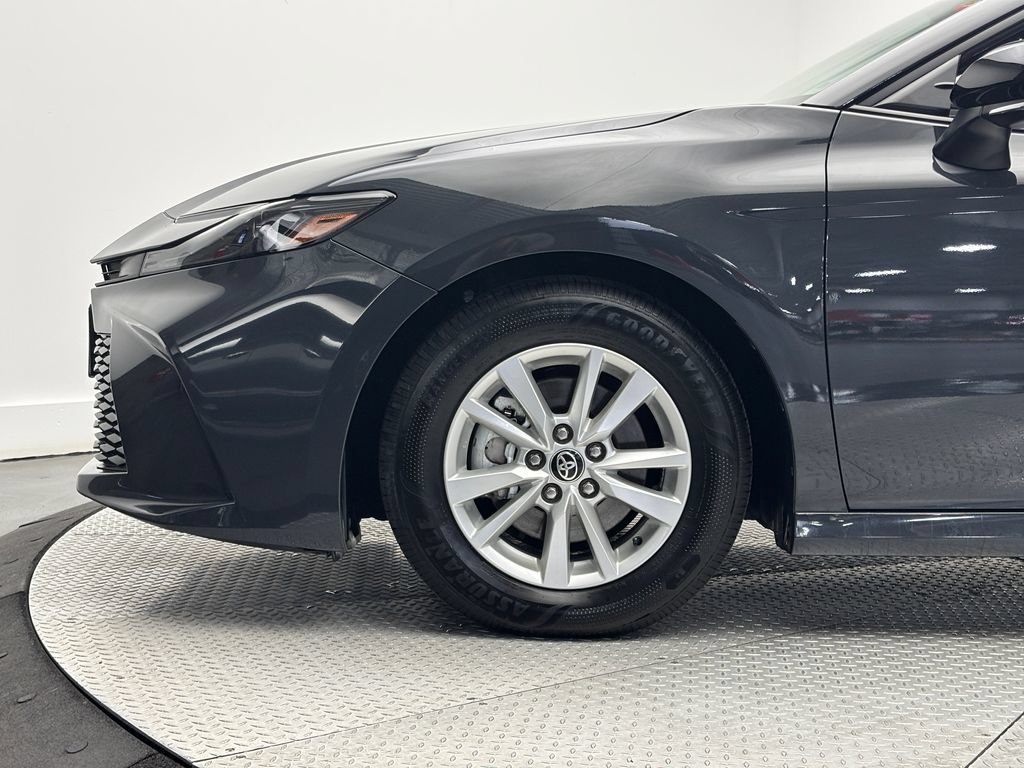 Used 2025 Toyota Camry LE FWD image 6