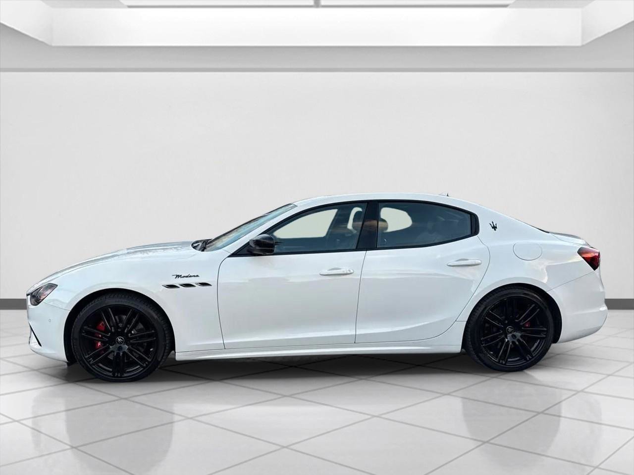 Used 2022 Maserati Ghibli Modena Q4 AWD/4WD image 2