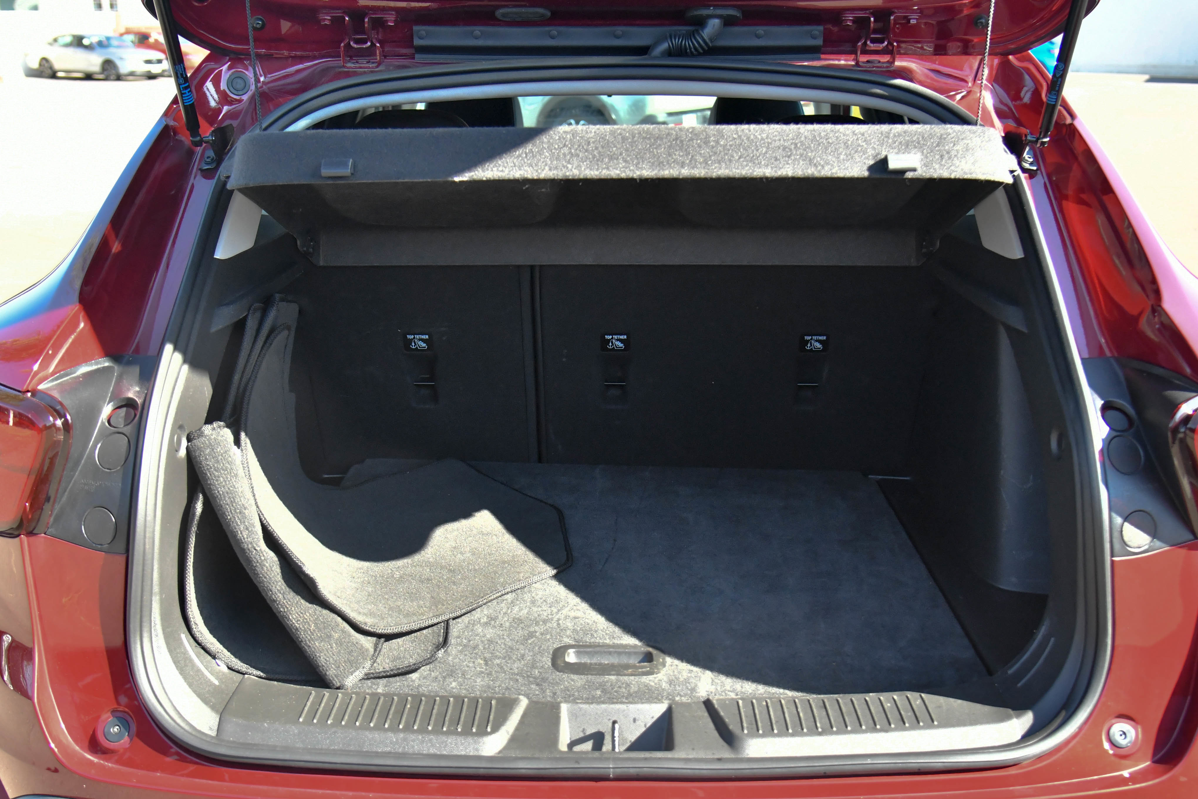 Used 2025 Chevrolet Trax LT w/ LT Convenience Package image 37